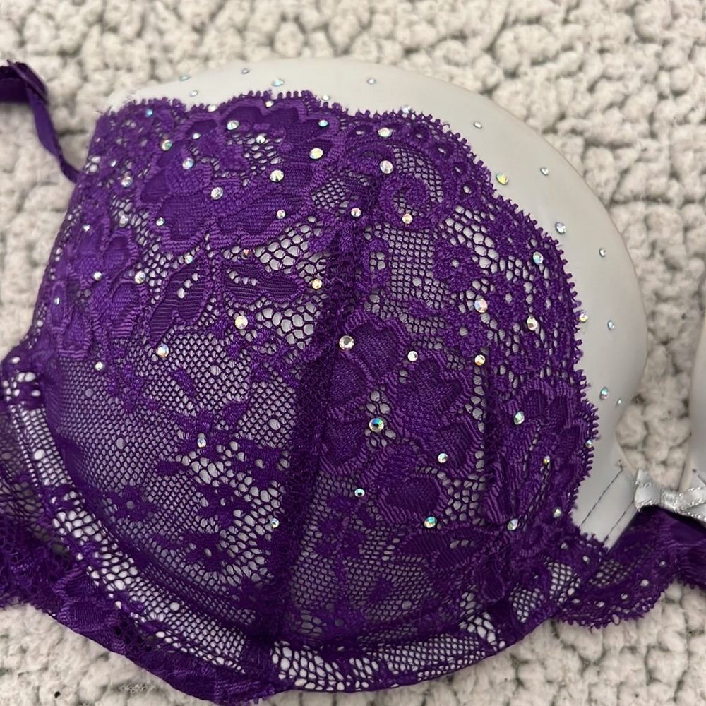 Vs bra Victoria’s Secret final offer!!!!! - Picture 2 of 4